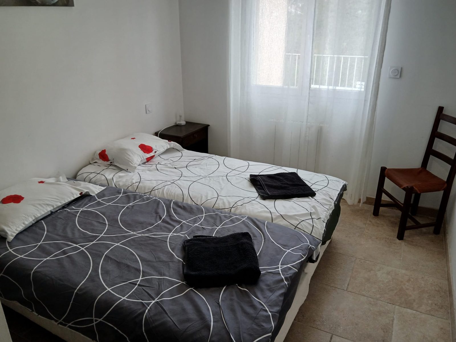 Chambre à deux lits jumeaux, La Maison Calme, La Bastide-Puylaurent (Lozère)